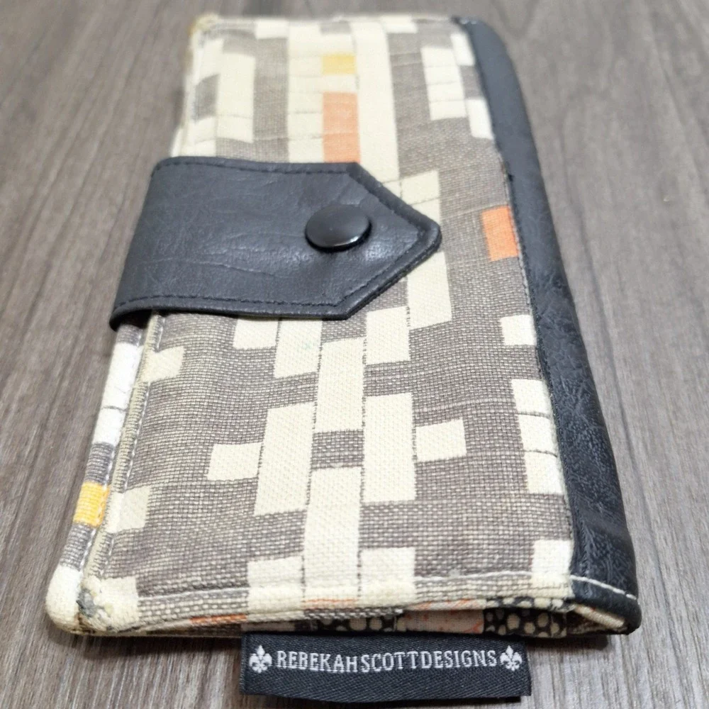 Rebekah Scott Designs Geometric Fabric Bifold Wallet Gray Orange Black Snap Zip